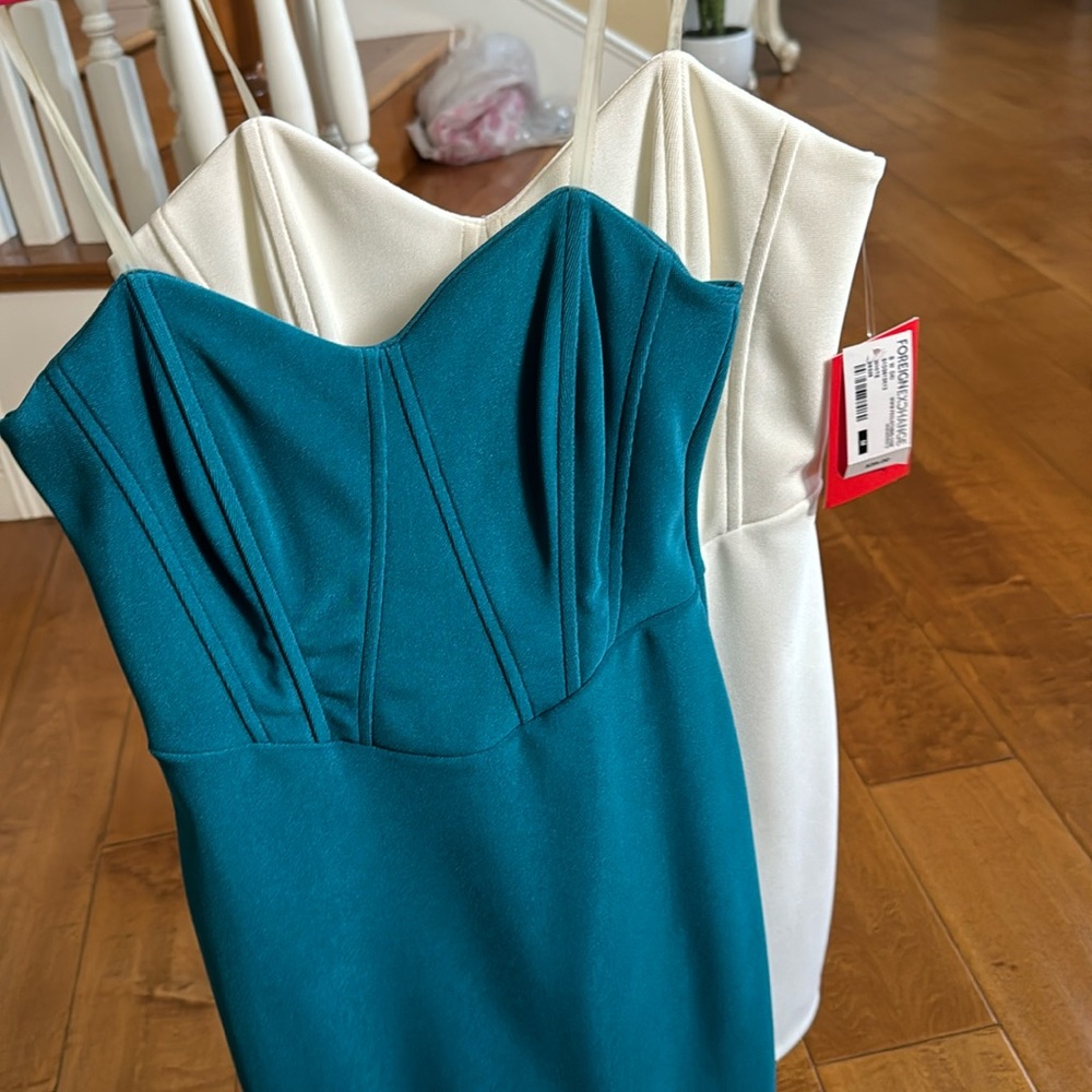Dress turquoise and white